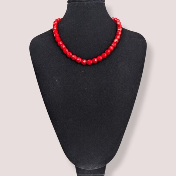 V. Red Glass Faceted Beaded Necklace - Picture 3 of 5